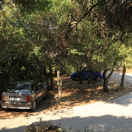 Apartments And Rooms By The Sea Lucica, Lastovo - 990 Lastovo