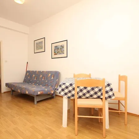 Apartments And Rooms By The Sea Lucica, Lastovo - 990 Guest house