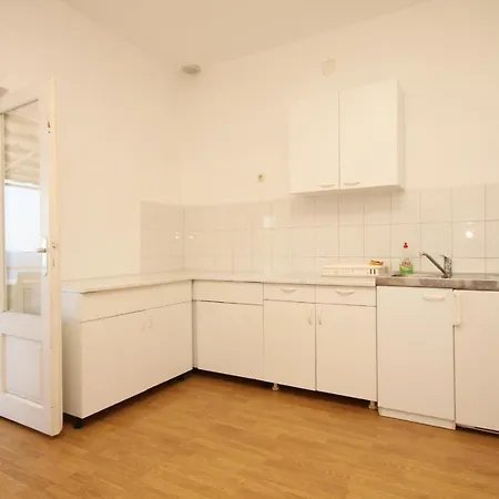 Apartments And Rooms By The Sea Lucica, Lastovo - 990 Penzion