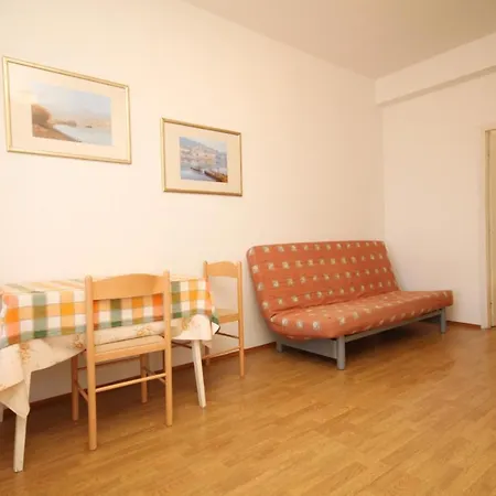 Apartments And Rooms By The Sea Lucica, Lastovo - 990 Guest house