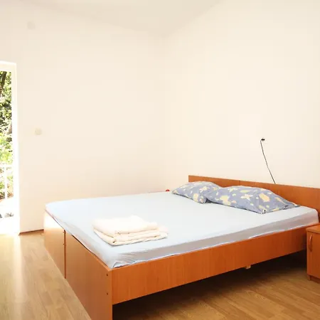 Apartments And Rooms By The Sea Lucica, Lastovo - 990 Penzion Lastovo