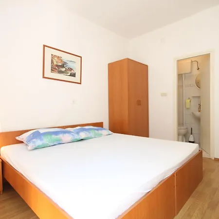 Apartments And Rooms By The Sea Lucica, Lastovo - 990 Lastovo