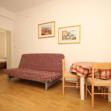 Guest house Apartments And Rooms By The Sea Lucica, Lastovo - 990