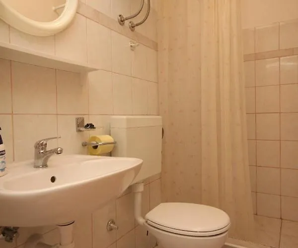 Apartments And Rooms By The Sea Lucica, Lastovo - 990 Guest house Lastovo