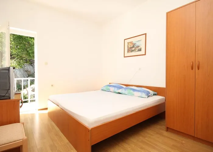 Apartments And Rooms By The Sea Lucica, Lastovo - 990 Guest house 2*